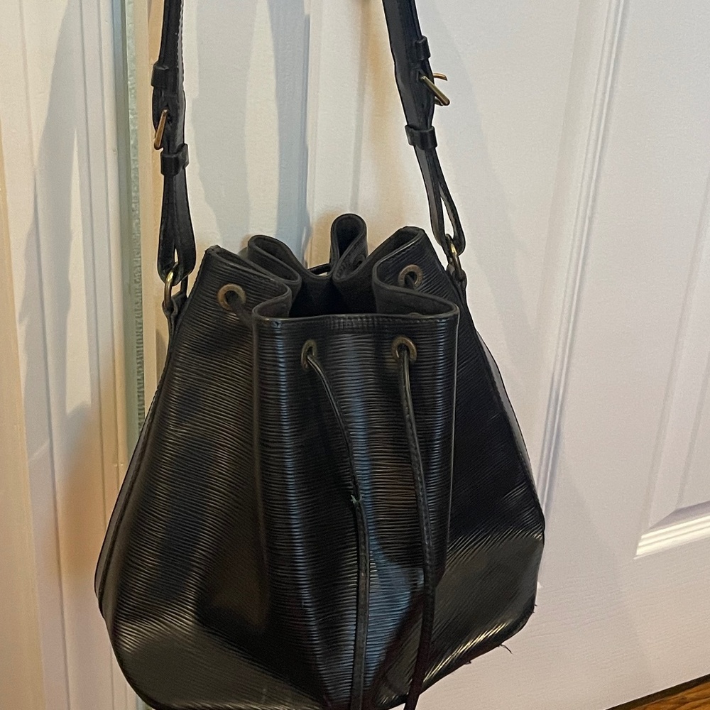 Vintage Louis Vuitton Petit Noe epi cuir black
